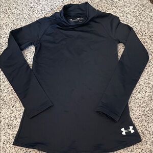 Under Armour fitted coldgear youth medium